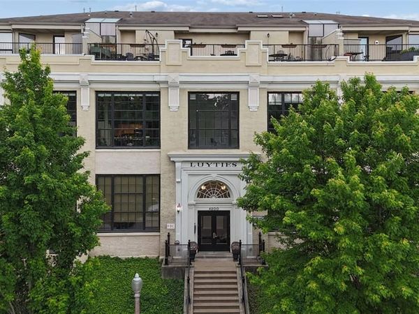 4200 Laclede Avenue, Unit 203, St Louis, MO 63108