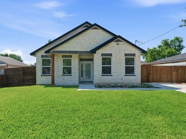 2406 Naoma Street, Dallas, TX 75241