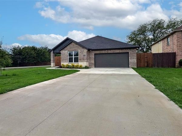 1625 Avenue D, Grand Prairie, TX 75051