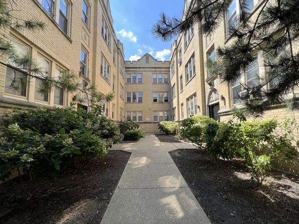 2414 N KILBOURN Avenue , Unit 3, Chicago, IL 60639
