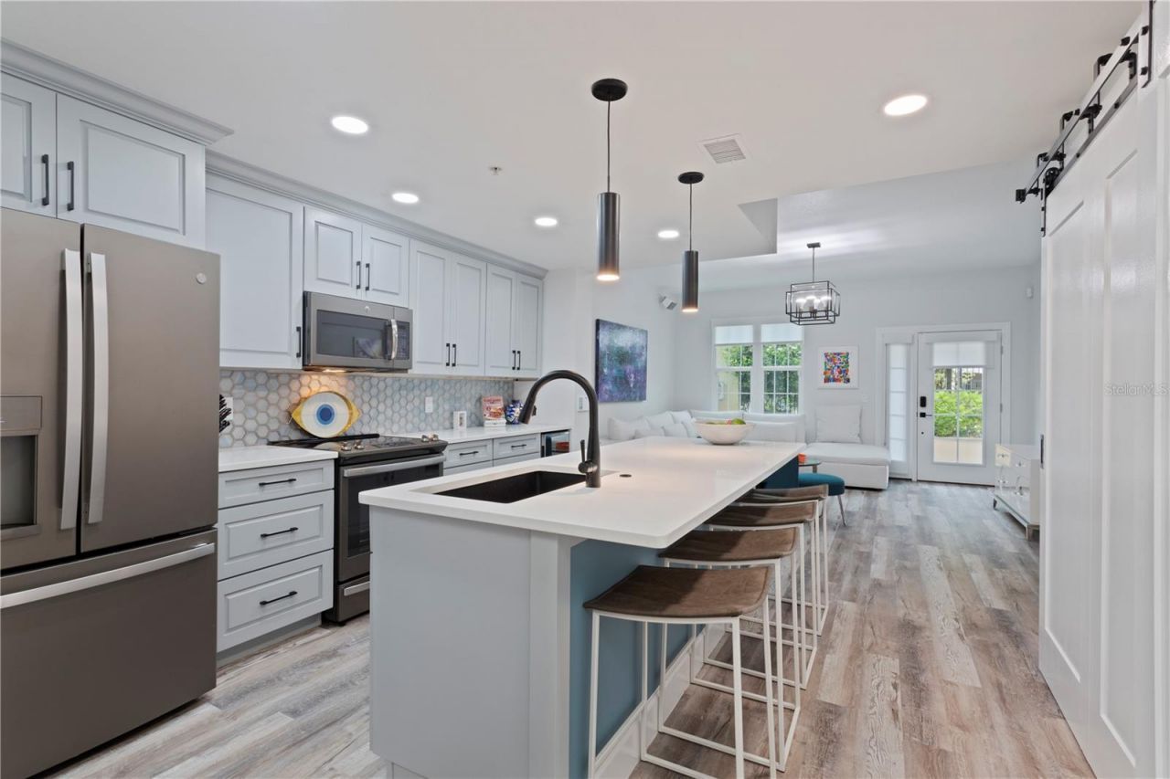 100 4th Avenue S, Unit 135, Saint Petersburg, FL 33701 Photo