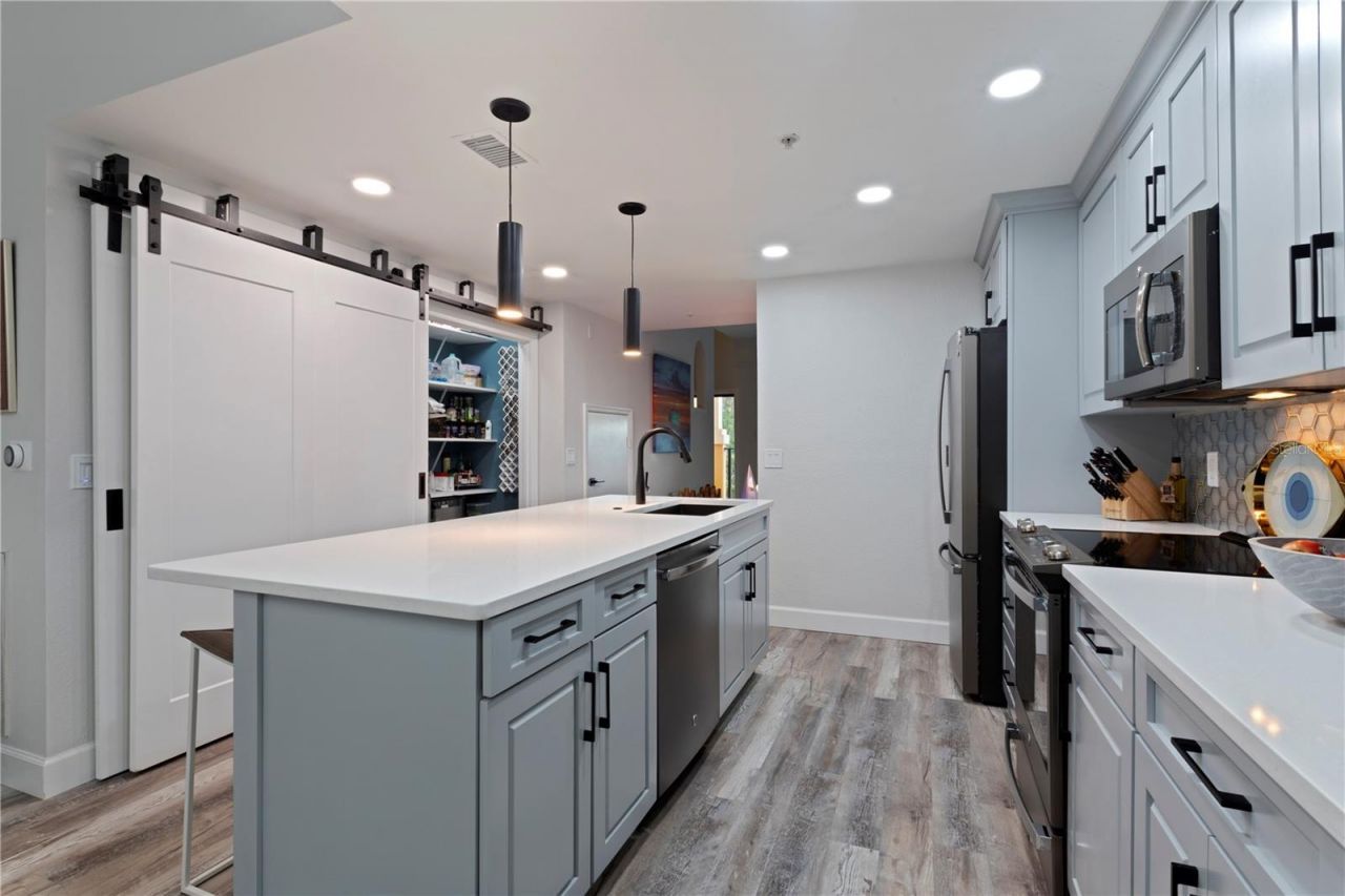 100 4th Avenue S, Unit 135, Saint Petersburg, FL 33701 Photo