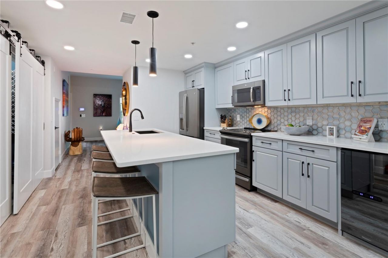 100 4th Avenue S, Unit 135, Saint Petersburg, FL 33701 Photo