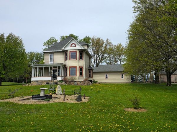 6321 County 11 Boulevard , Kenyon, MN 55946