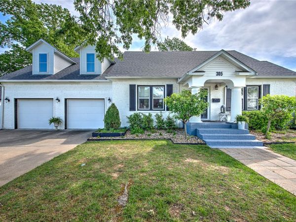 305 SW E Street , Bentonville, AR 72712