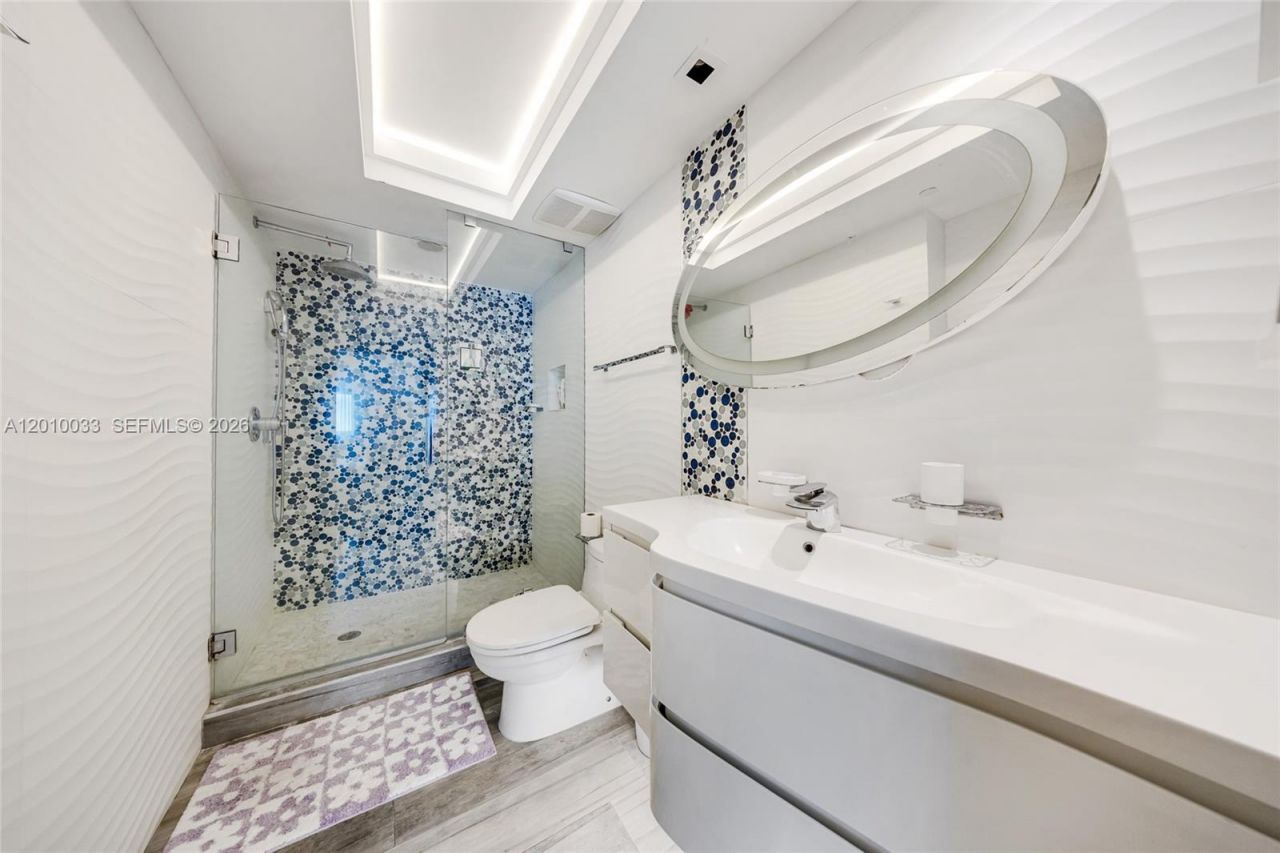 500 Brickell Ave , Unit 3707, Miami, FL 33131 Photo
