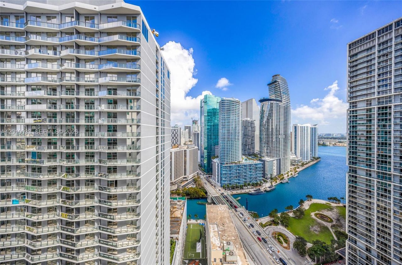 500 Brickell Ave , Unit 3707, Miami, FL 33131 Photo