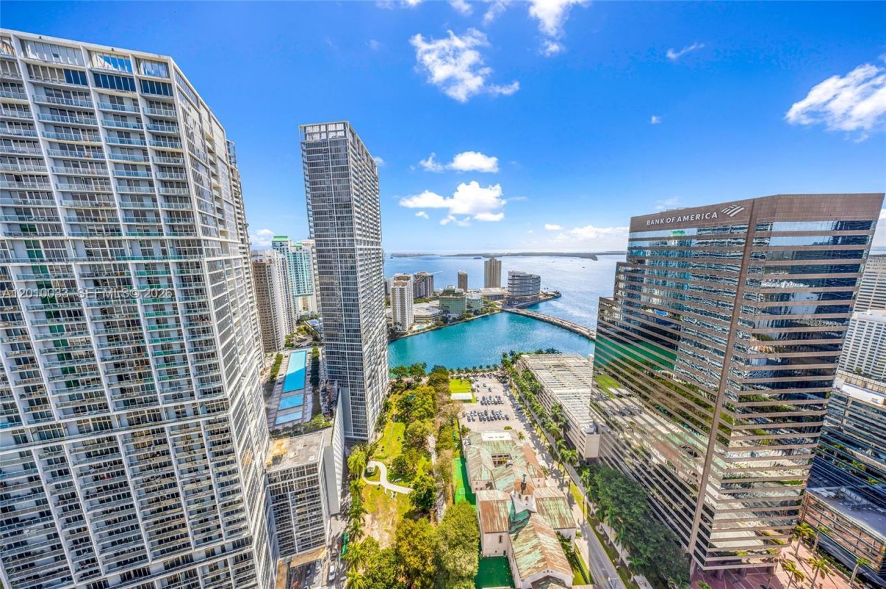 500 Brickell Ave , Unit 3707, Miami, FL 33131 Photo
