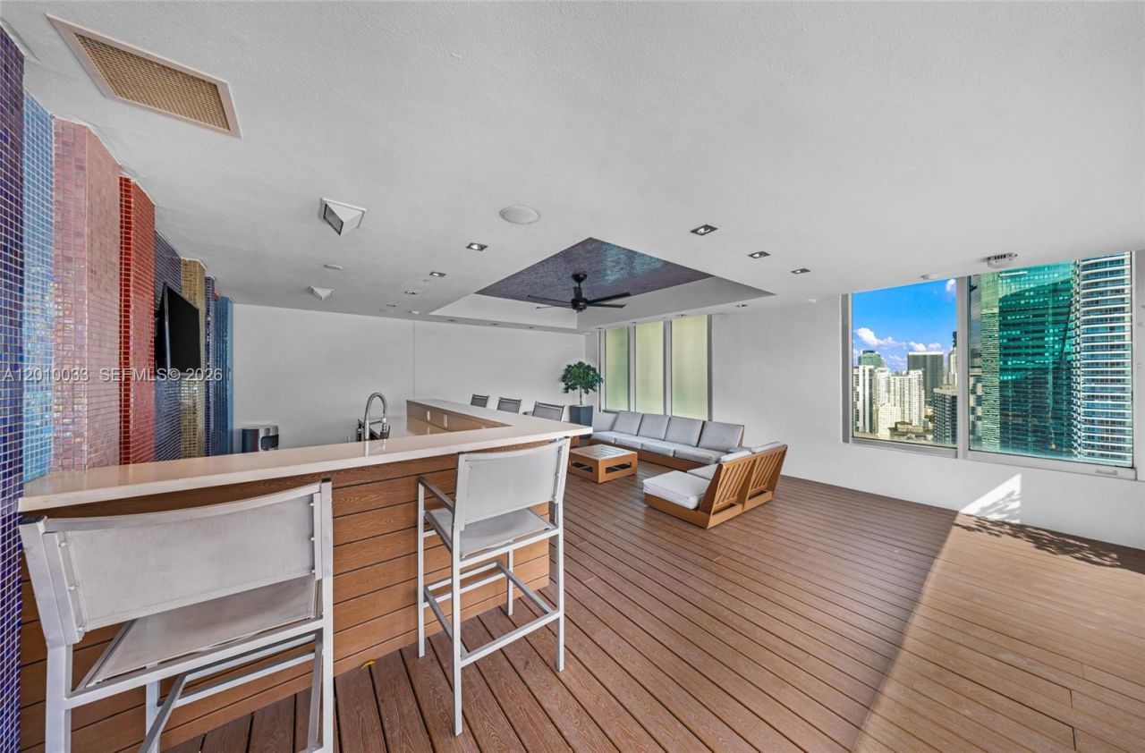 500 Brickell Ave , Unit 3707, Miami, FL 33131 Photo