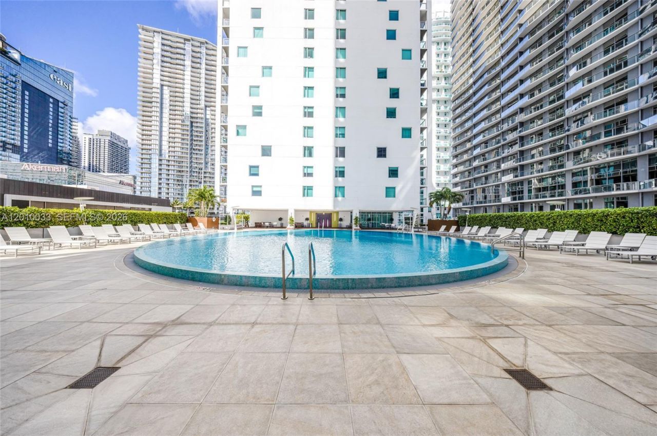 500 Brickell Ave , Unit 3707, Miami, FL 33131 Photo