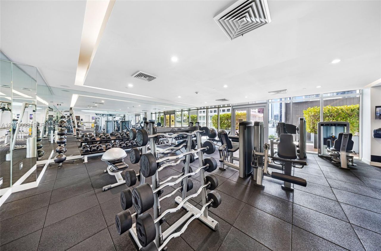 500 Brickell Ave , Unit 3707, Miami, FL 33131 Photo