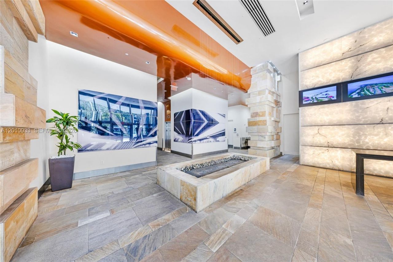 500 Brickell Ave , Unit 3707, Miami, FL 33131 Photo