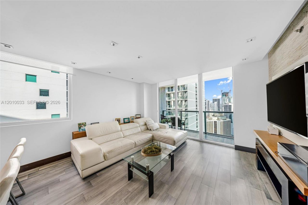 500 Brickell Ave , Unit 3707, Miami, FL 33131 Photo