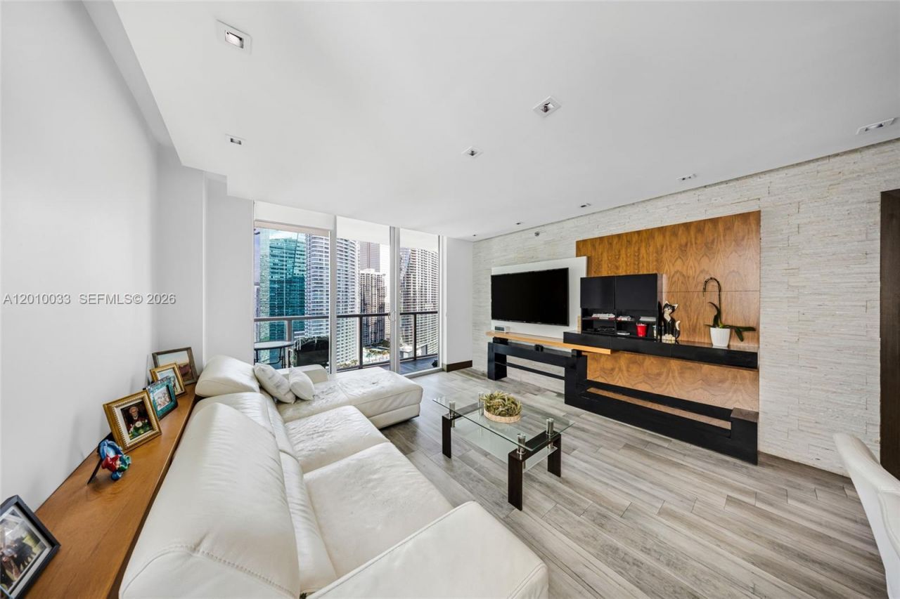 500 Brickell Ave , Unit 3707, Miami, FL 33131 Photo
