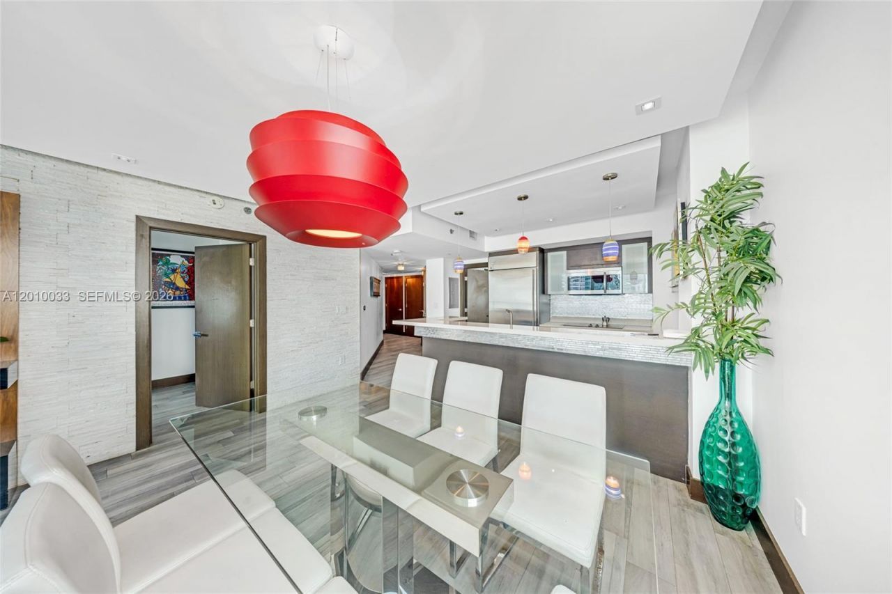 500 Brickell Ave , Unit 3707, Miami, FL 33131 Photo