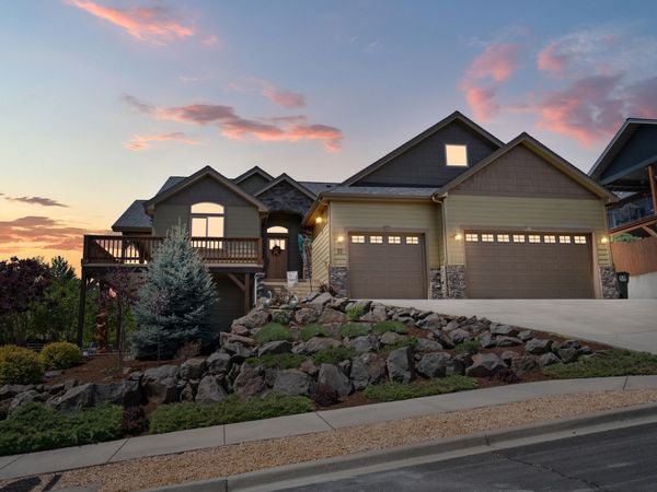 22 Terra Linda Court, Eagle Point, OR 97524