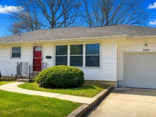 1090 Lindsay Lane , Florissant, MO 63031