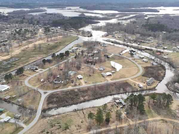 Lot #32 Indian Island Cr., Aberdeen, MS 39730