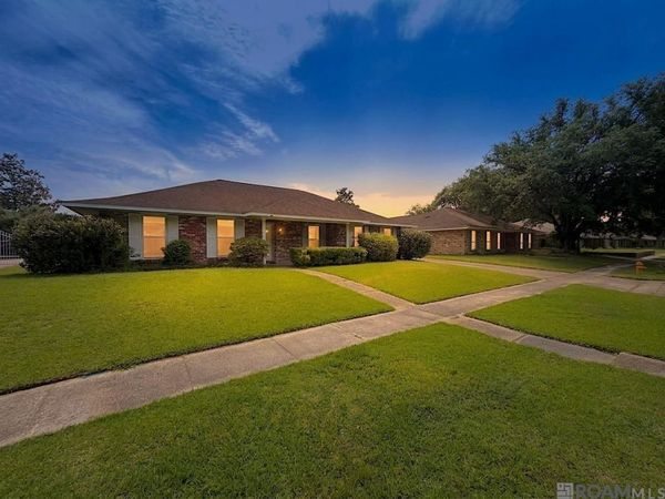285 E Kirkley Pl, Baton Rouge, LA 70815