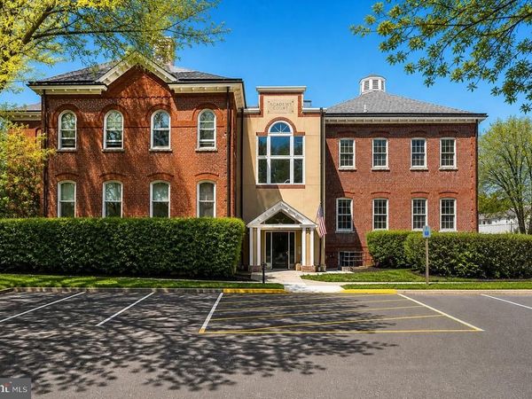 5 ACADEMY COURT , PENNINGTON, NJ 08534
