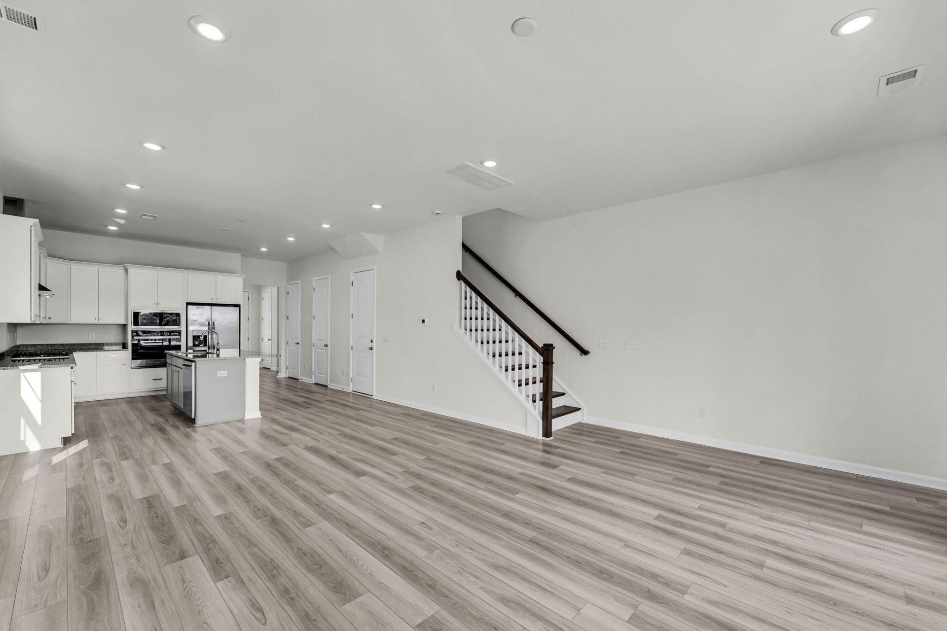4420 Oakwood Avenue Photo 10