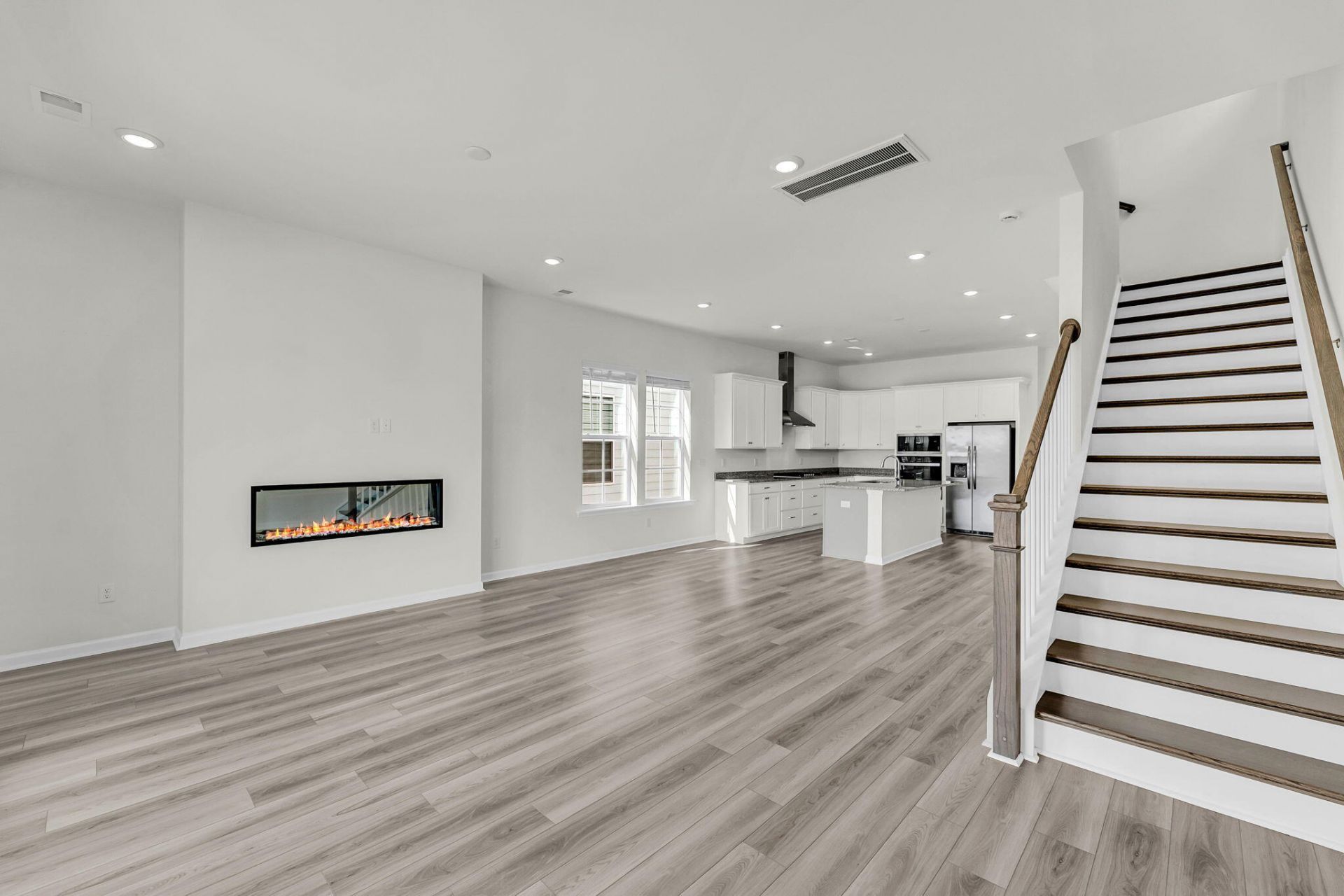 4420 Oakwood Avenue Photo 11