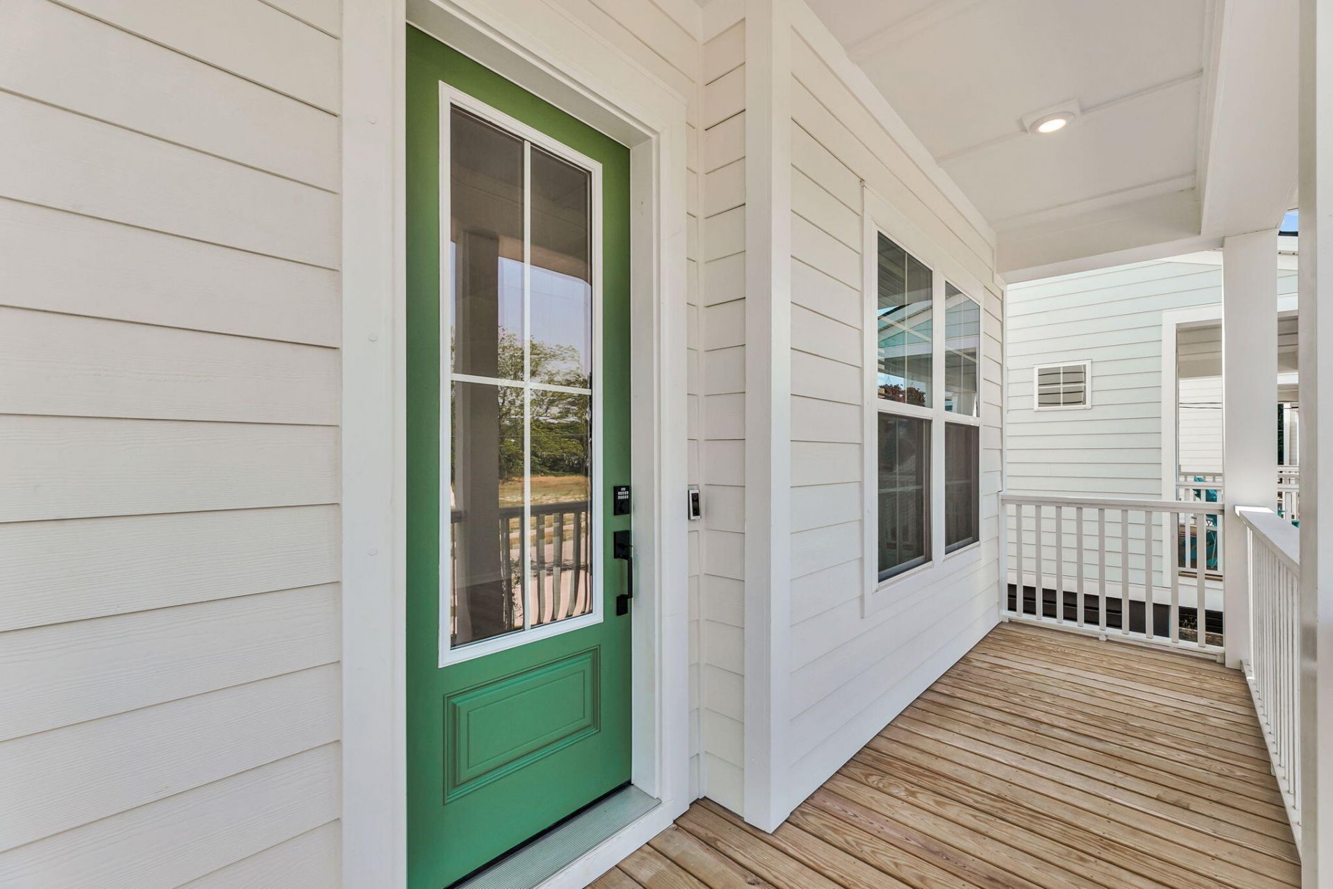 4420 Oakwood Avenue Photo 3
