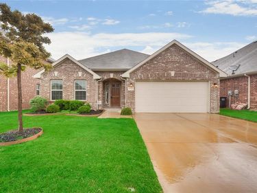 4721 Lazy Oaks Street, Fort Worth, TX 76244