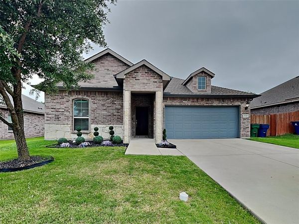 1548 Woodlake Drive , Waxahachie, TX 75165