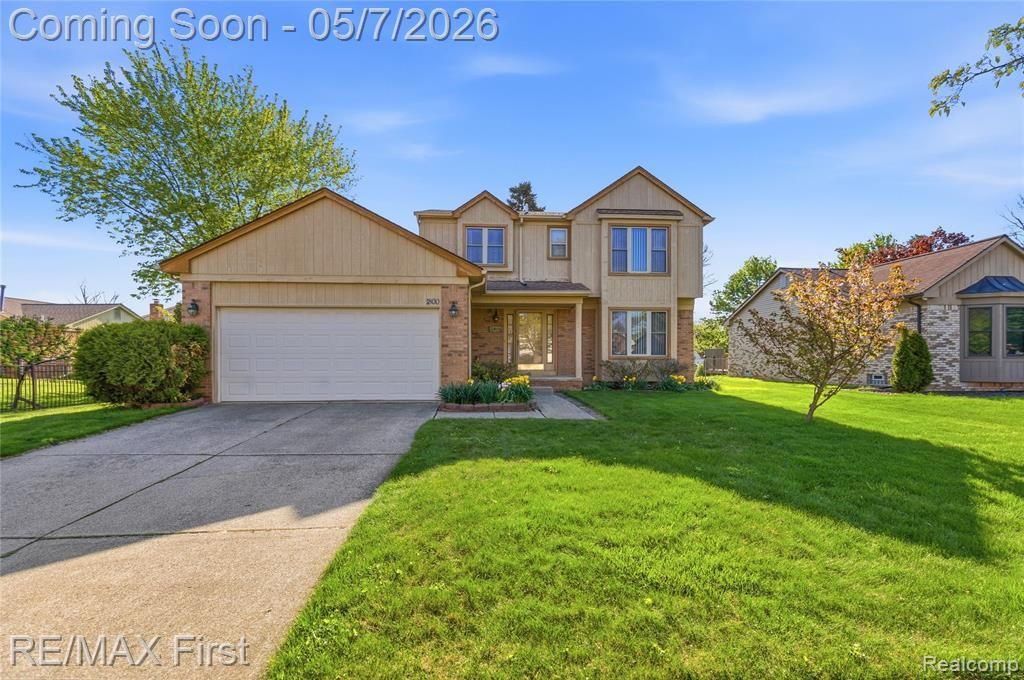 1800 Hillman Drive, Troy, MI 48083 Main Photo