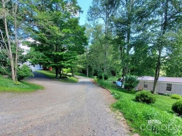 30 Little Rock Road , Newland, NC 28657
