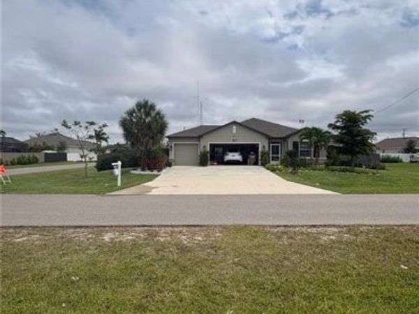 317 SW 26th AVE , CAPE CORAL, FL 33991