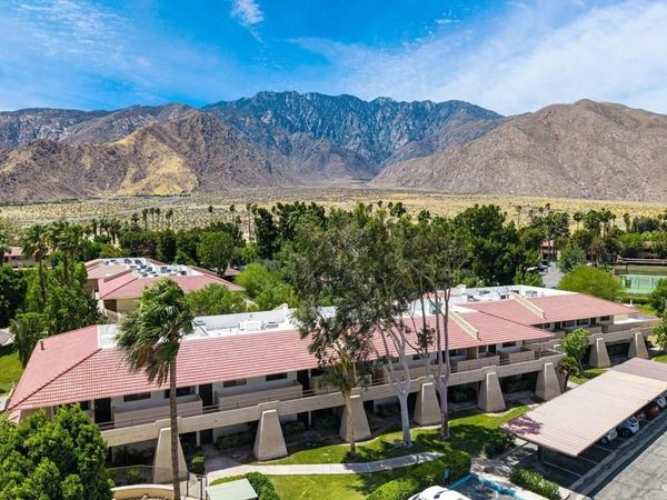 675 N Los Felices Circle W, Unit 204, Palm Springs, CA 92262