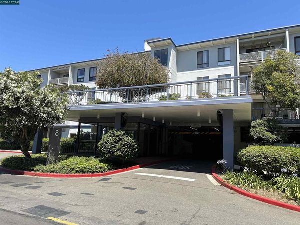 8 Commodore Drive, Unit C460, Emeryville, CA 94608