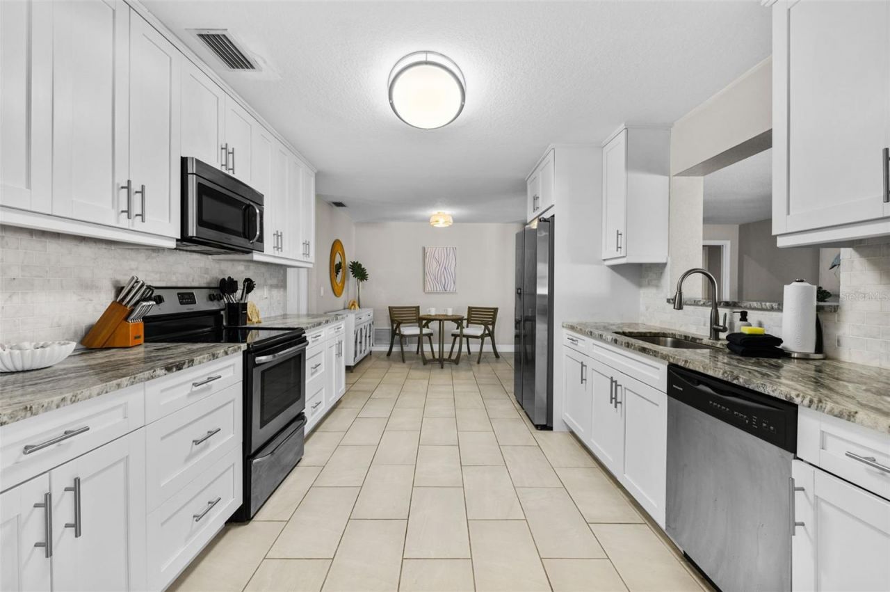 10656 Frances Lane, Largo, FL 33774 Photo