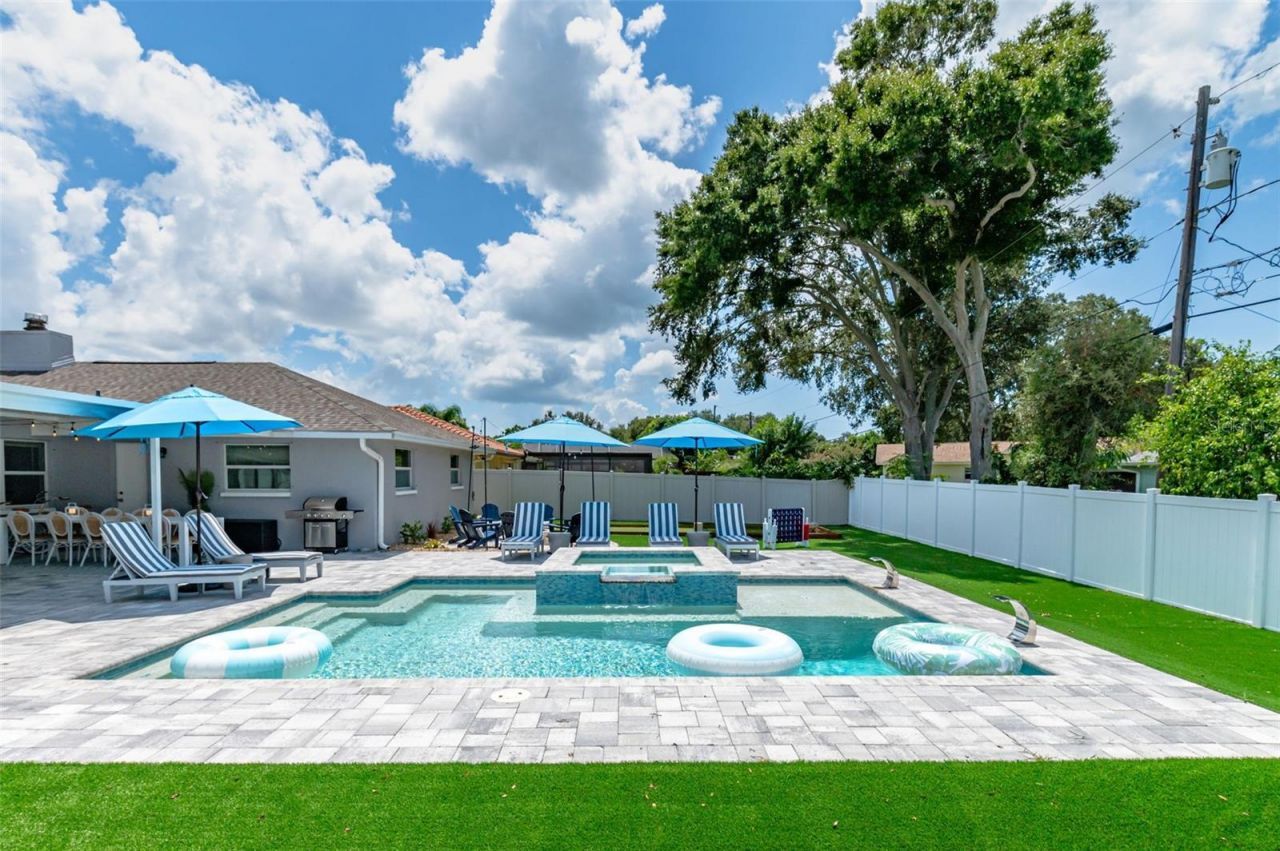 10656 Frances Lane, Largo, FL 33774 Photo