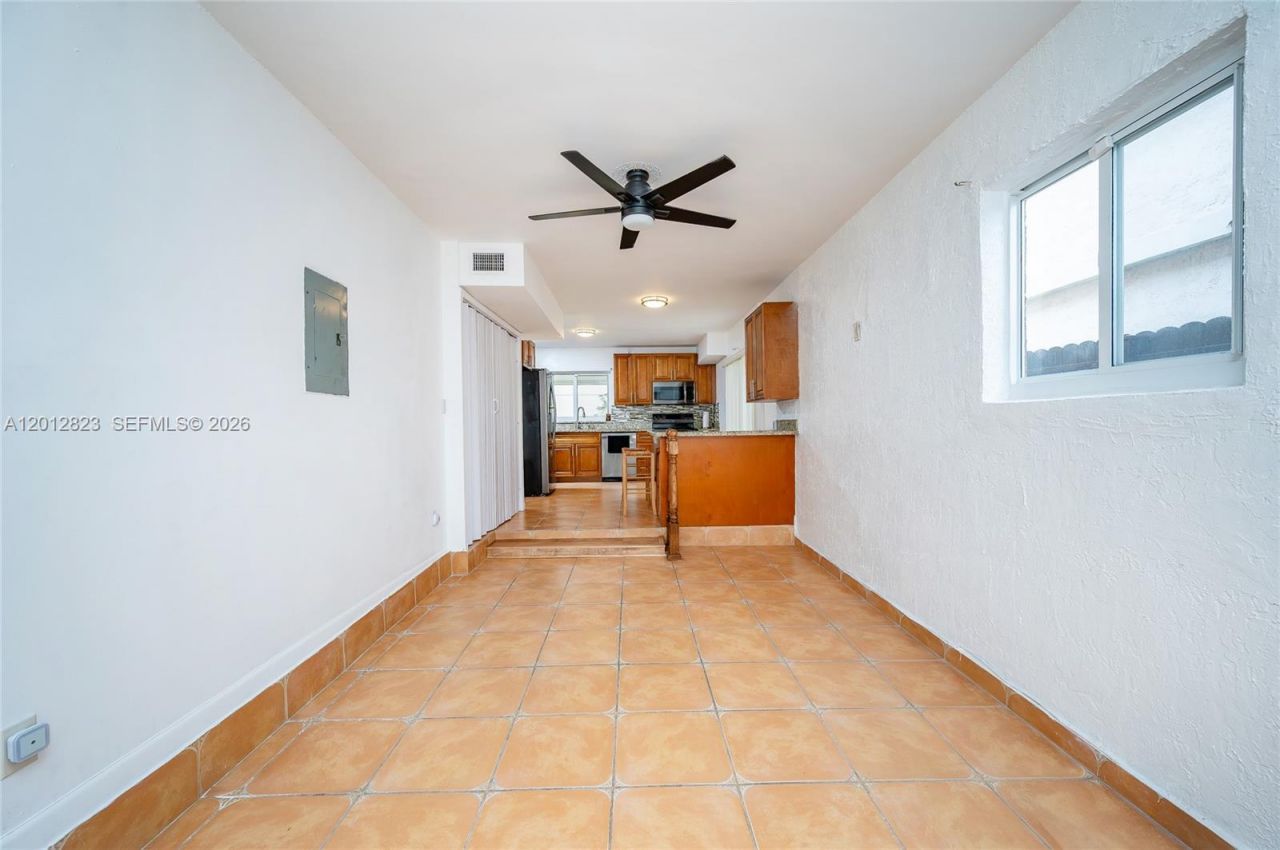 1007 NW 106th Ave Cir, Miami, FL 33172 Photo