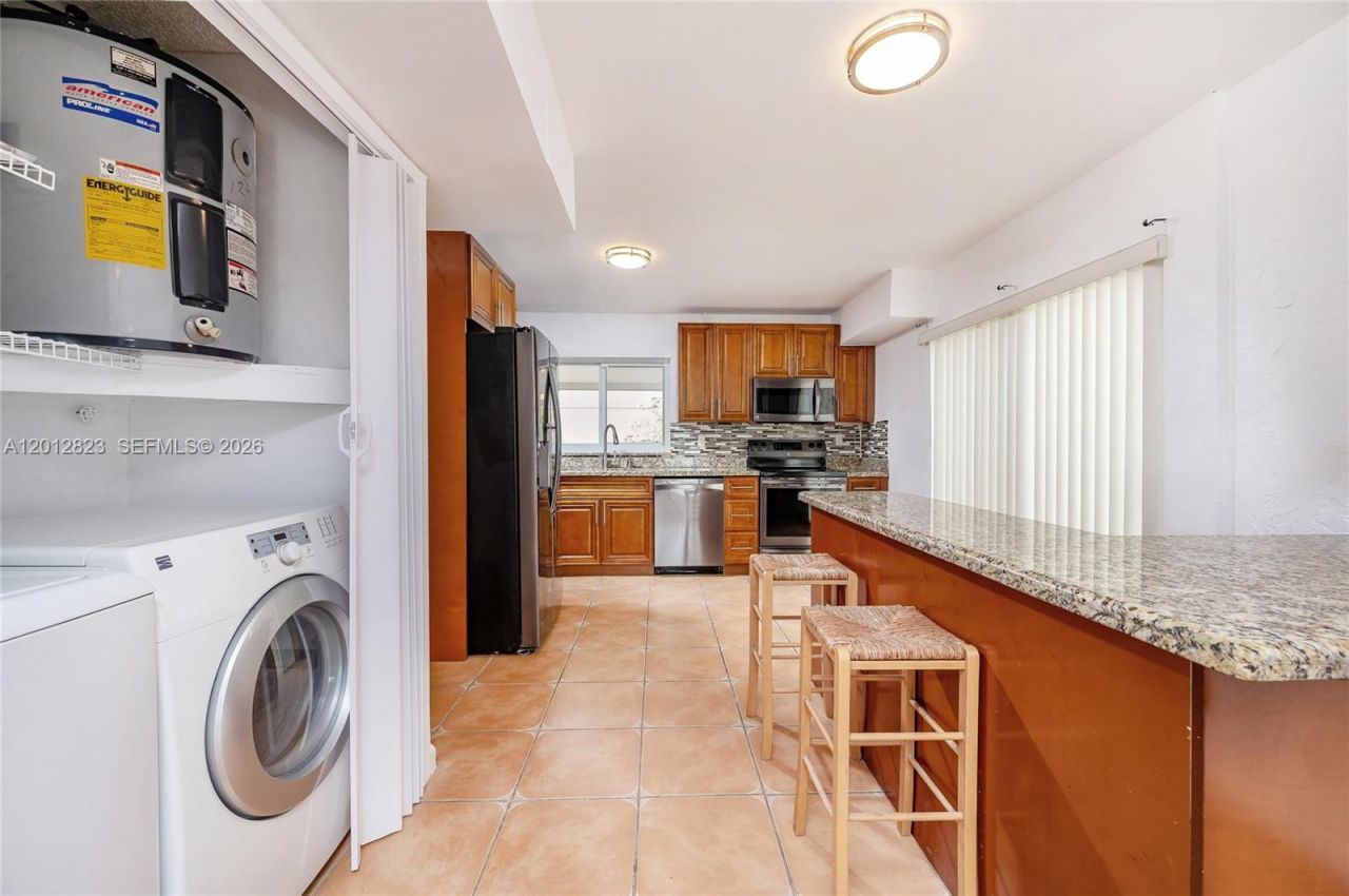 1007 NW 106th Ave Cir, Miami, FL 33172 Photo