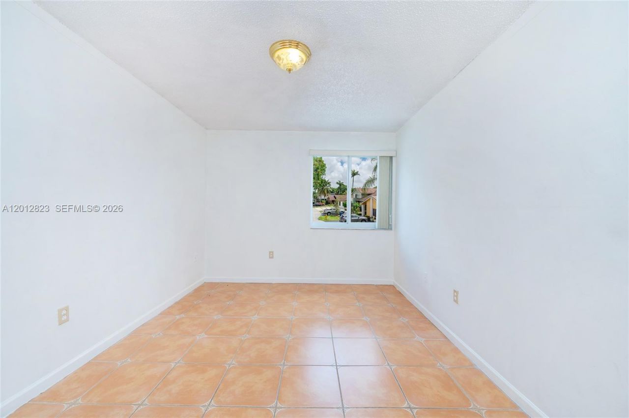 1007 NW 106th Ave Cir, Miami, FL 33172 Photo