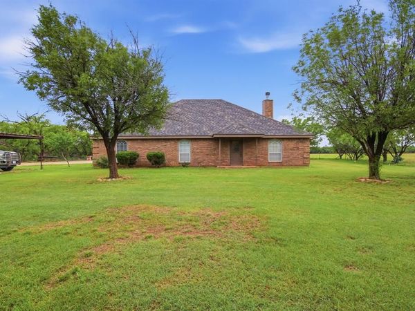 691 County Road 349 , Merkel, TX 79536