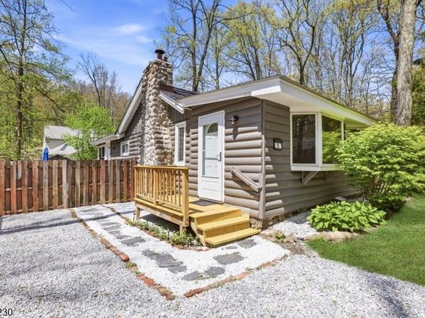 5 Sanoset Rd, Vernon, NJ 07422