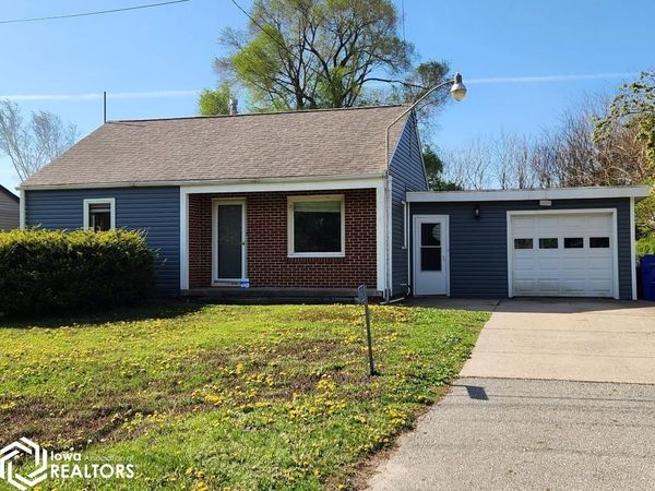 16111 245th Street, Mason City, IA 50401