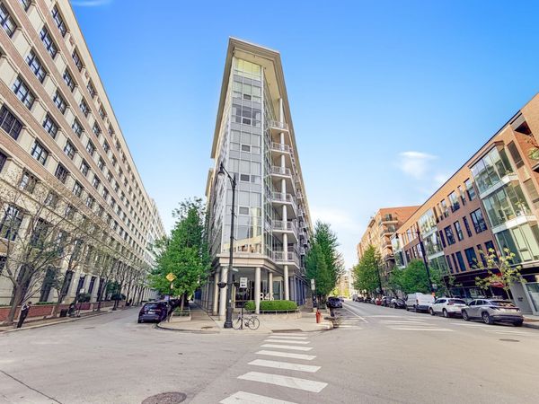 845 N KINGSBURY Street , Unit 405, Chicago, IL 60610