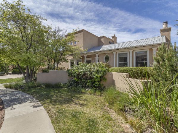 1815 Avenida Alturas NE, Albuquerque, NM 87110