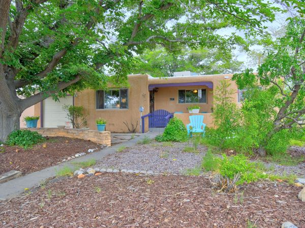 708 Kentucky Street SE, Albuquerque, NM 87108