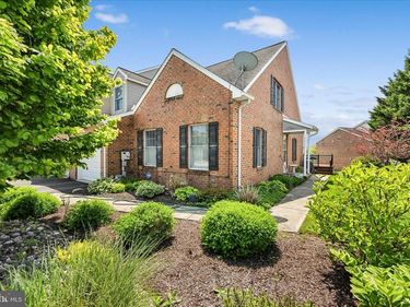 13 SPRING HILL LANE, MOUNTVILLE, PA 17554