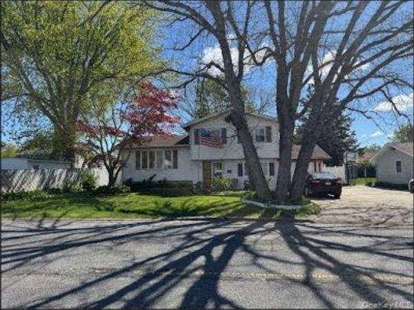 183 Broadway , Brentwood, NY 11717