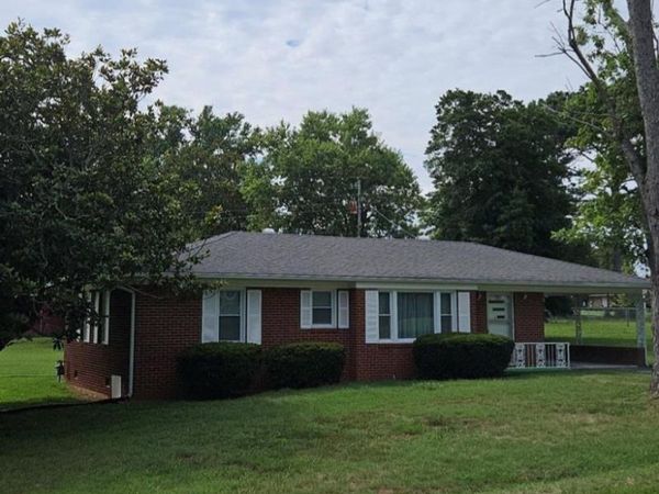 132 S Turner Dr, Sparta, TN 38583
