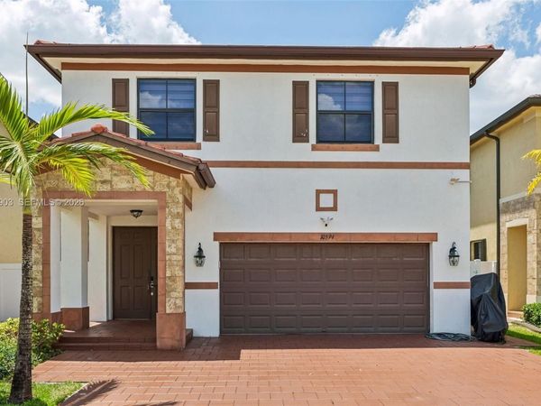 10594 W 35th Ln, Hialeah, FL 33018