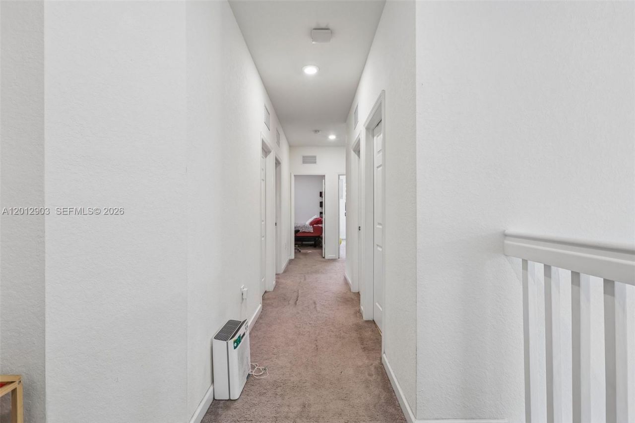 10594 W 35th Ln, Hialeah, FL 33018 Photo